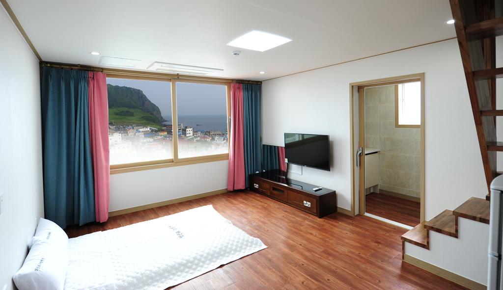 Seongsanpo Love Pension Szogüpho Kültér fotó